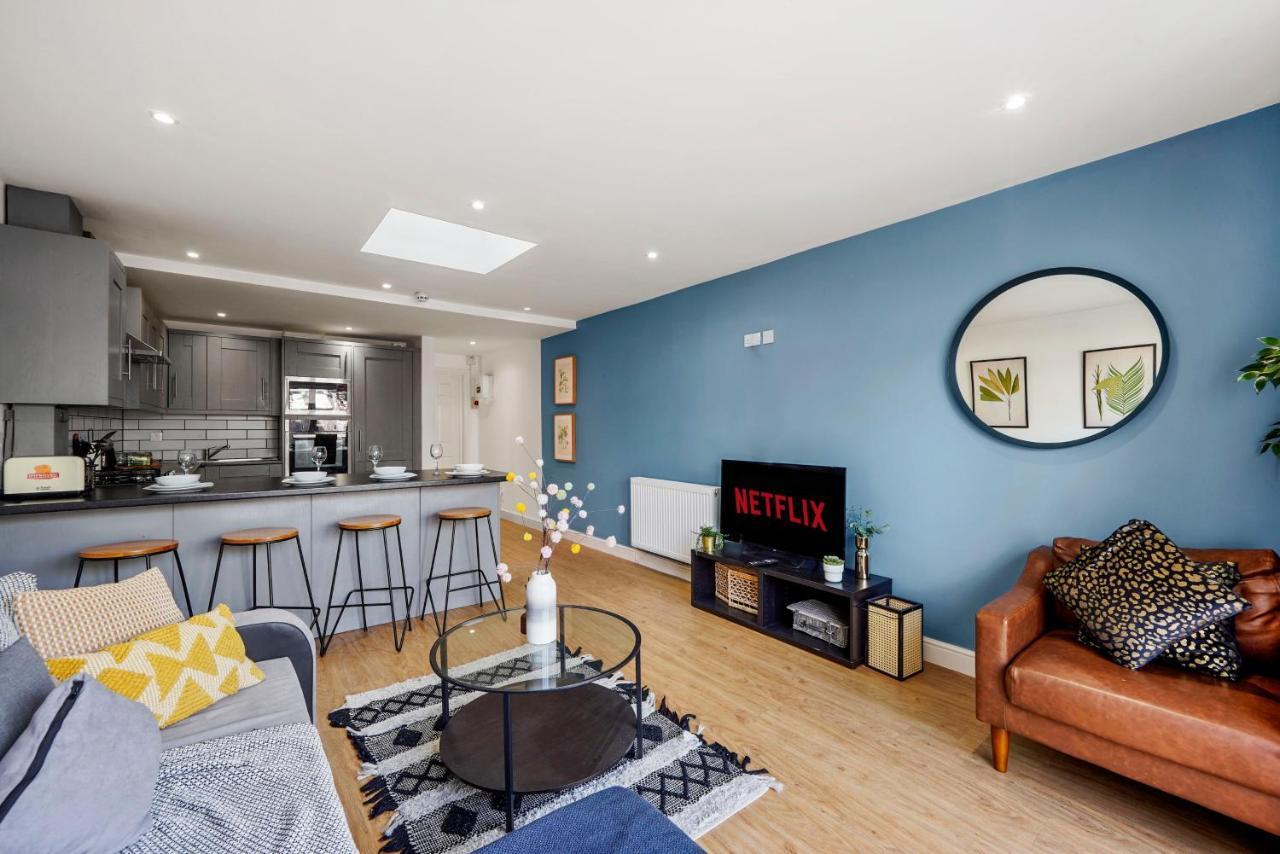Boutique Abode - Sleeps 6-parking &garden Apartment