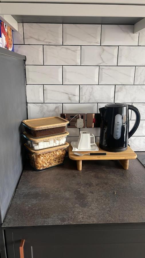 Single Room, Shared House Homestay