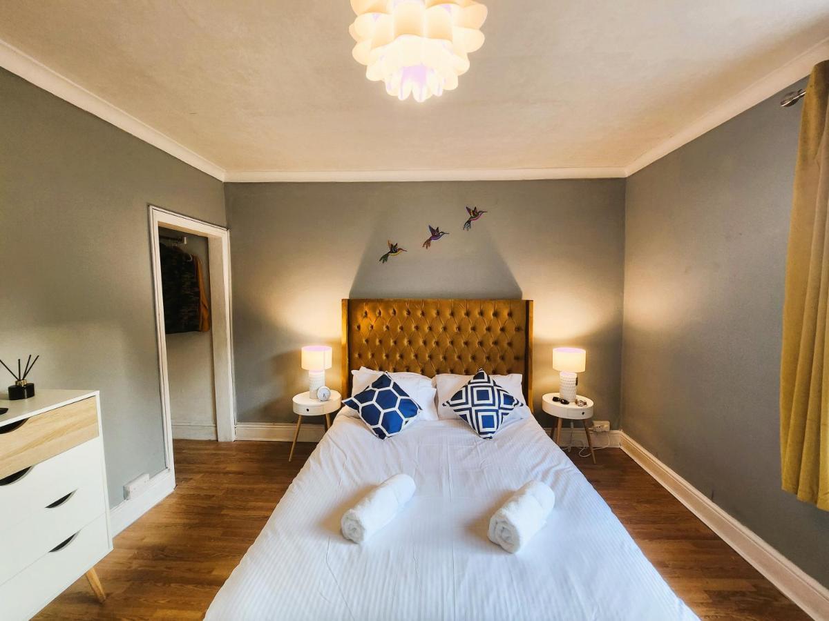 Holiday home House Near Restaurants, Park And Pubs, Perfect For Pets! *