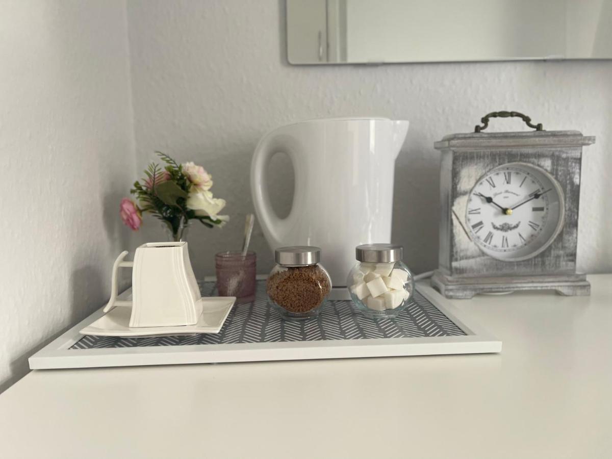 Homestay Single Room, Shared House
