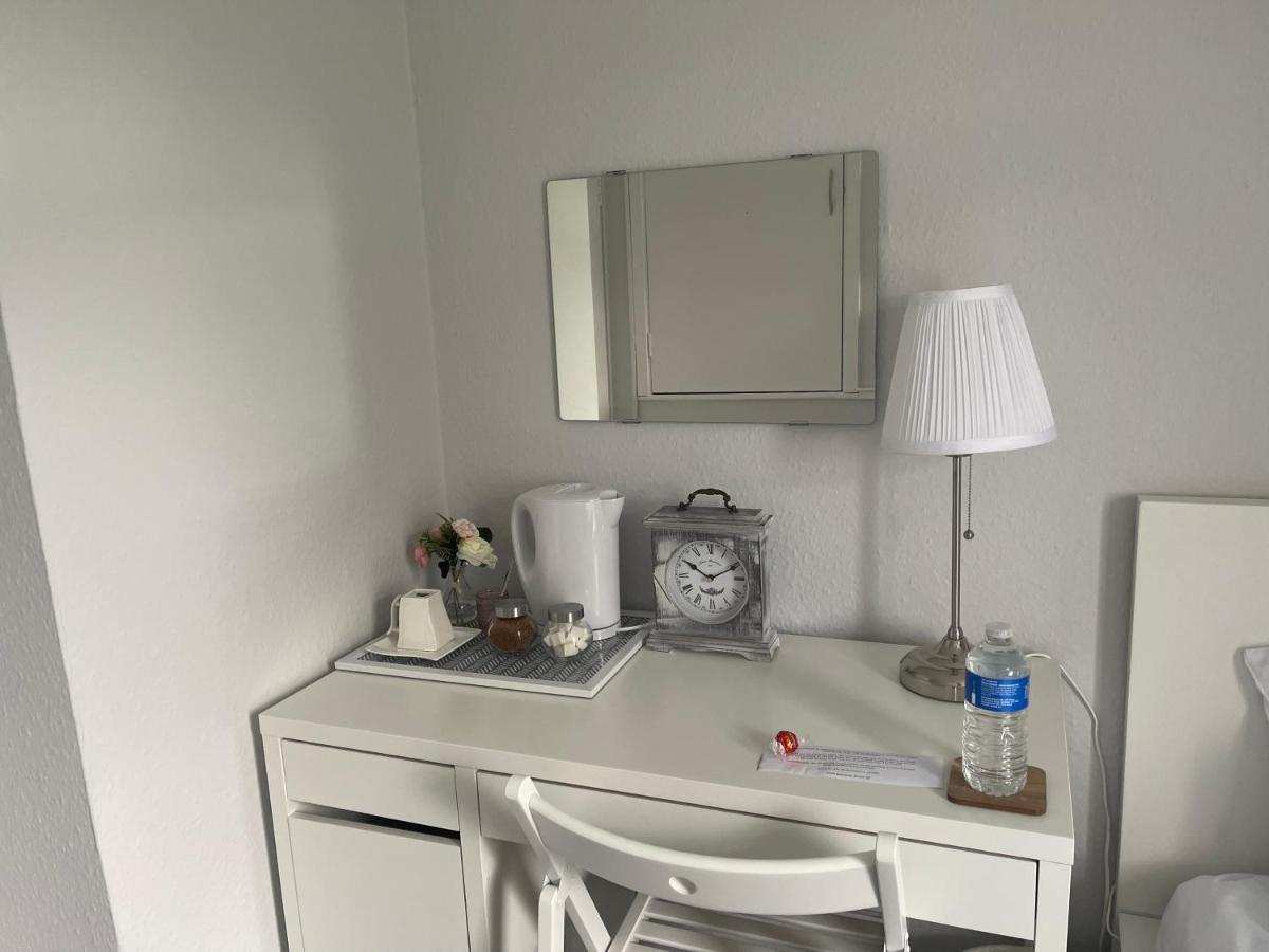 Single Room, Shared House Homestay Bristol