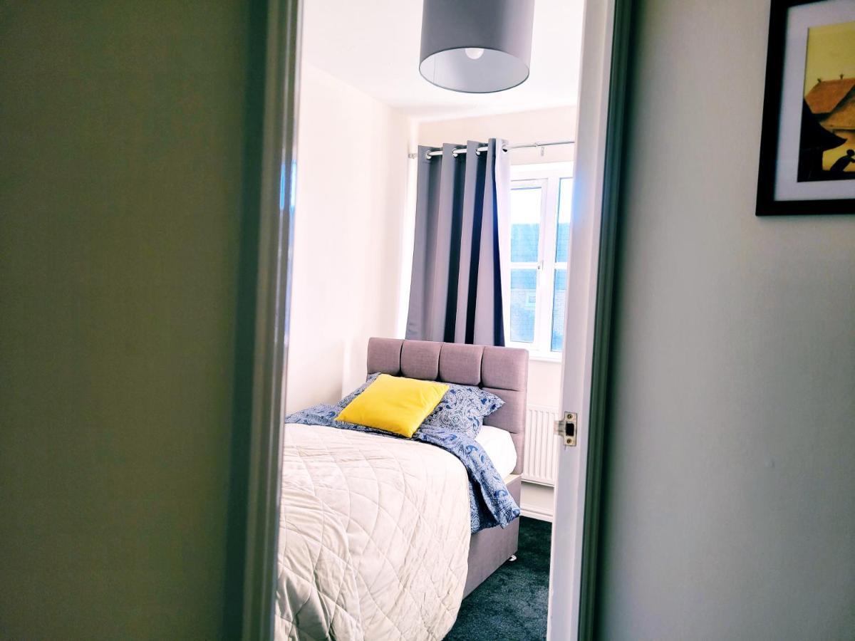 Modern 2 Bed House- Free Parking And Close To The Centre Bristol