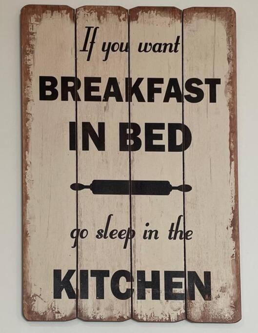 - 1 Bed - Pembroke Court