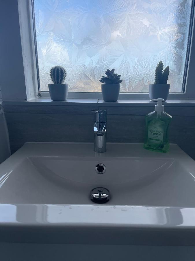 Single Room, Shared House Homestay Bristol
