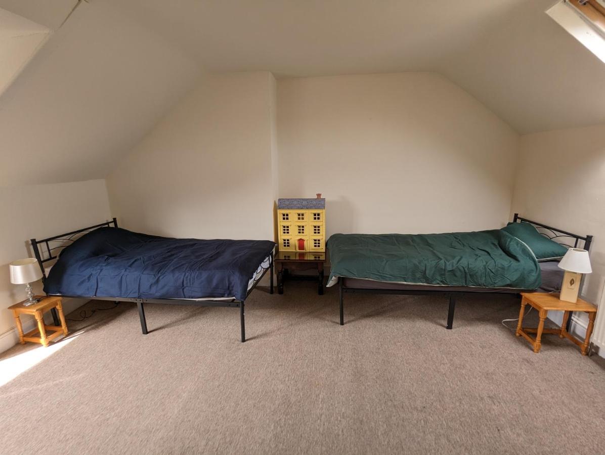 Holiday home 5 Bed Terraced Family + Parking *
