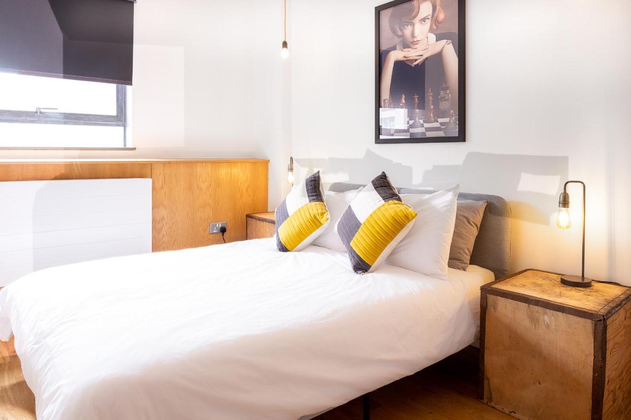 Bed & Breakfast Spacious 3 Bedroom Apartment, Private Parking,
