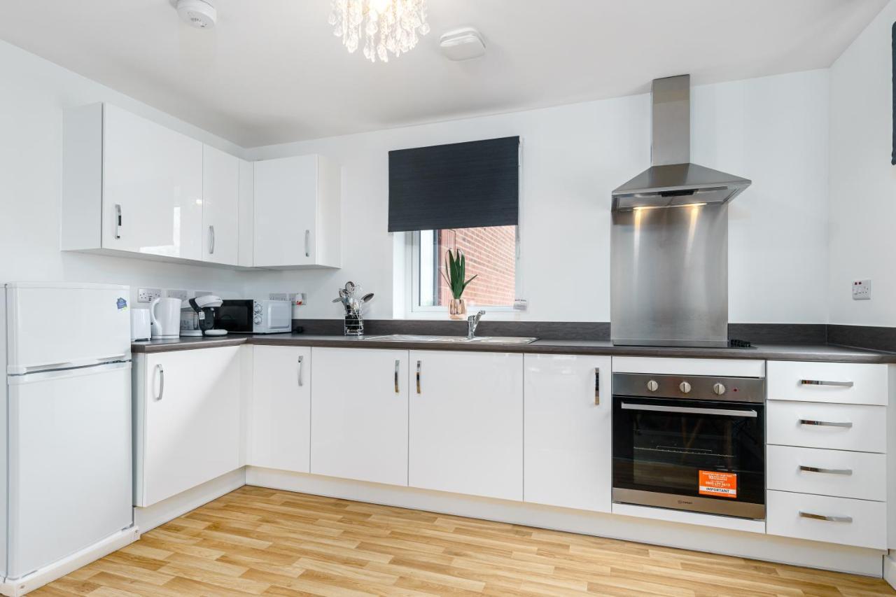 Fortified Luxury With Balcony And Free Parking Bristol