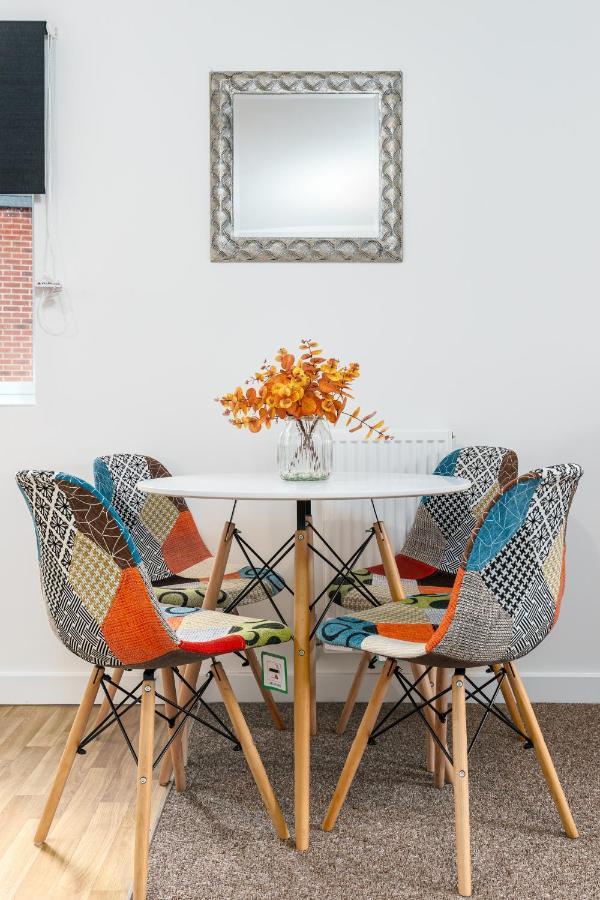 Fortified Luxury With Balcony And Free Parking Apartment Bristol