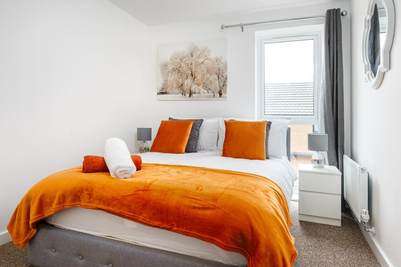 Fortified Luxury With Balcony And Free Parking Apartment Bristol
