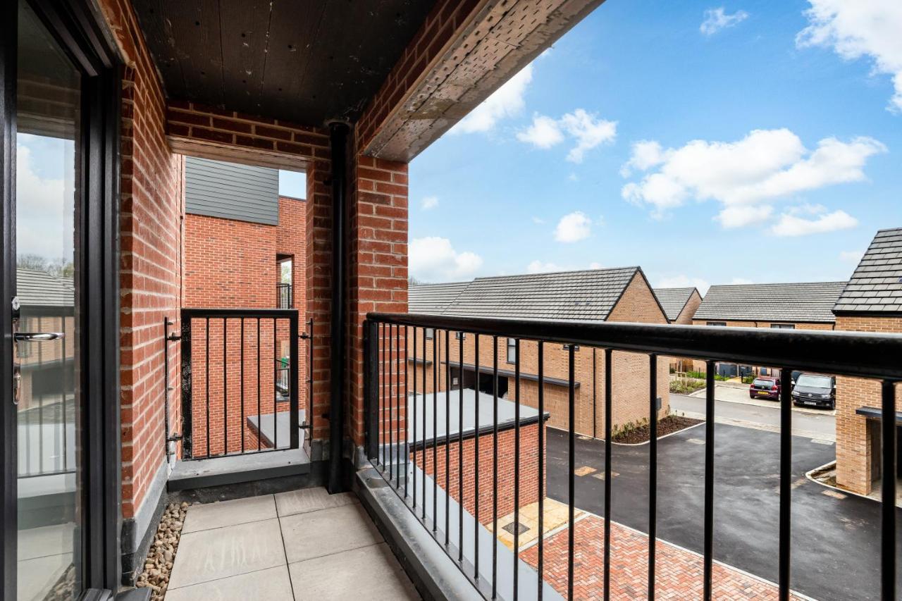 Fortified Luxury With Balcony And Free Parking Apartment *