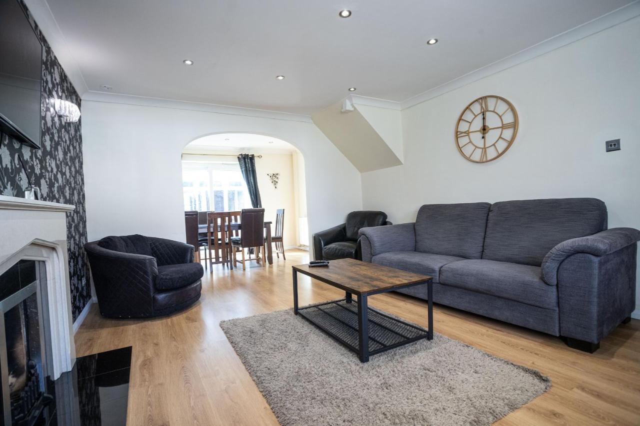October Disc - Long - Contractors Holiday home