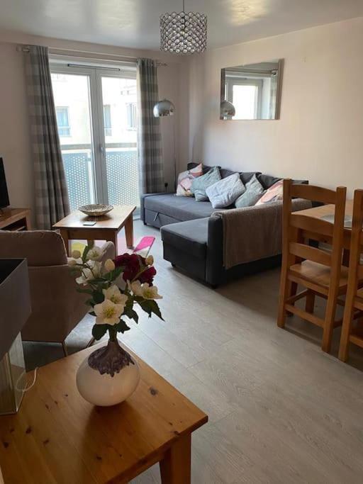 Centrally Located Light Warm & Welcoming Bristol