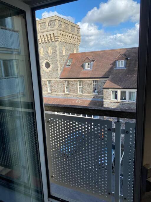 Apartment Centrally Located Light Warm & Welcoming Bristol