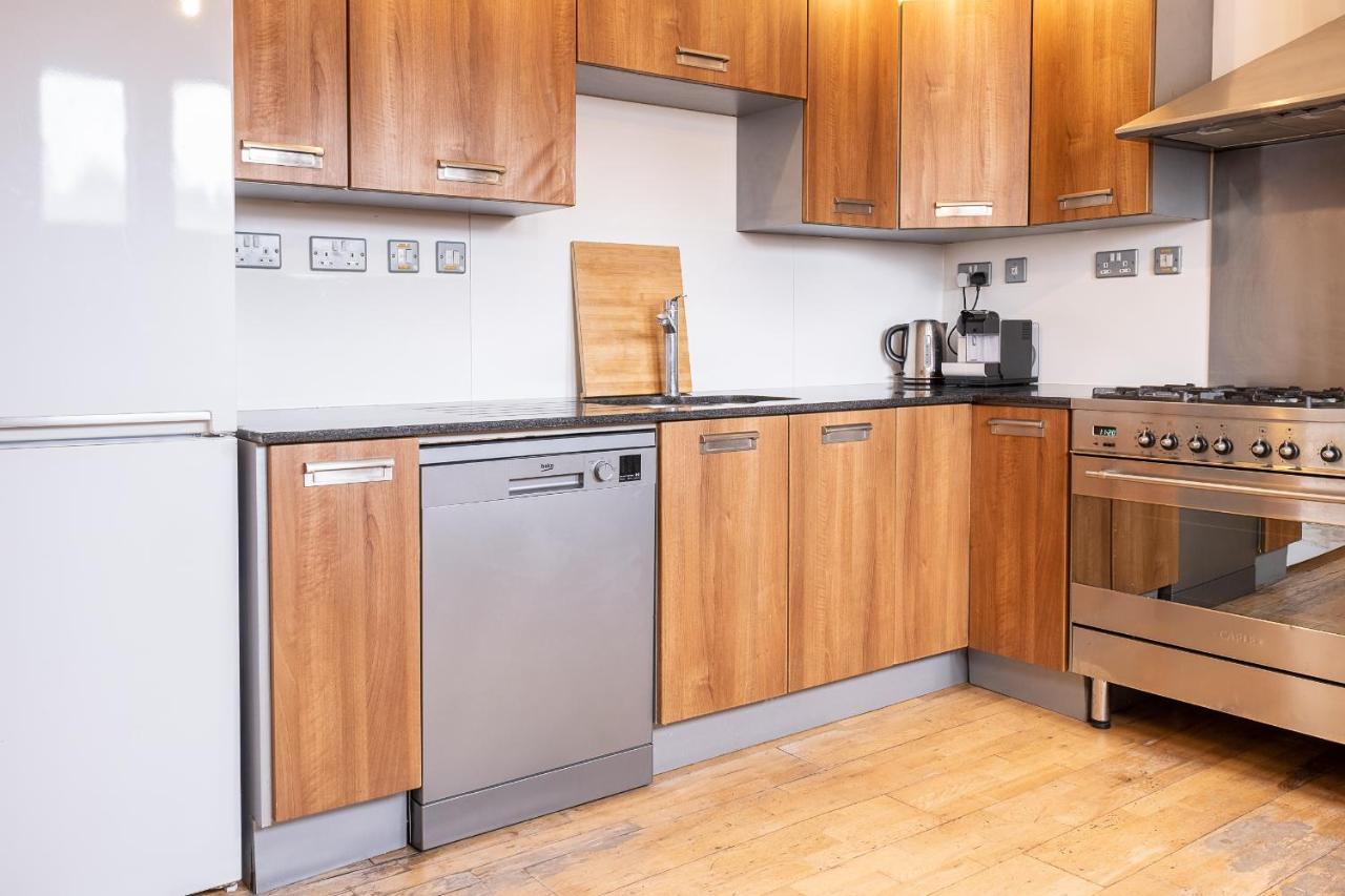 Bed & Breakfast Spacious 3 Bedroom Apartment, Private Parking, Bristol