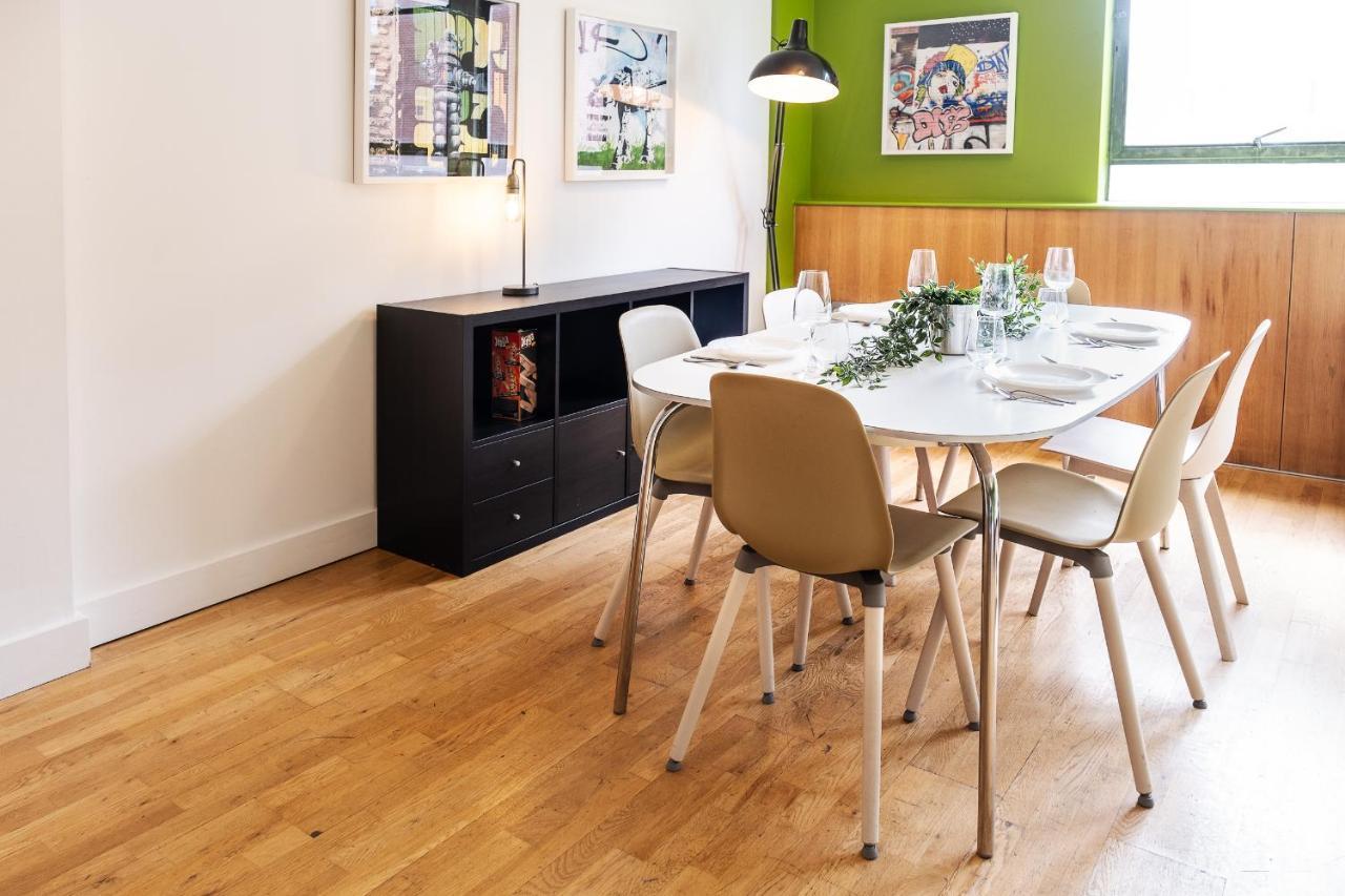 Spacious 3 Bedroom Apartment, Private Parking, Bed & Breakfast