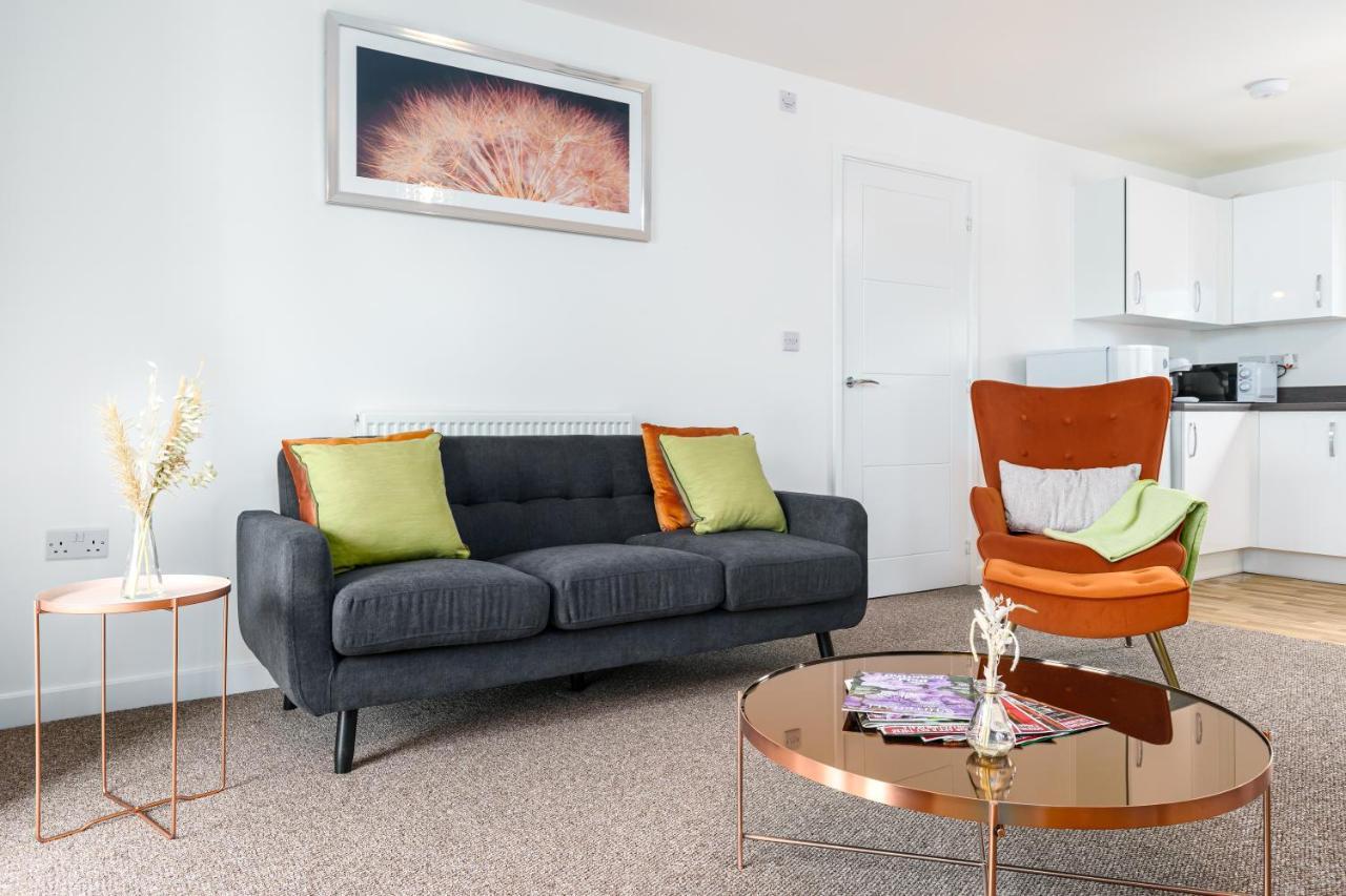 Fortified Luxury With Balcony And Free Parking Apartment