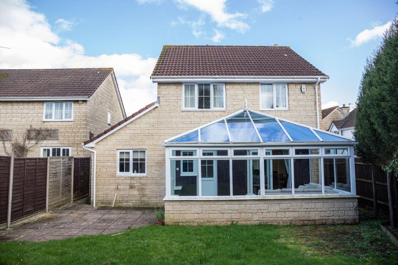 October Disc - Long - Contractors Holiday home Bristol