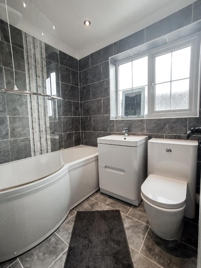 October Disc - Long - Contractors Holiday home