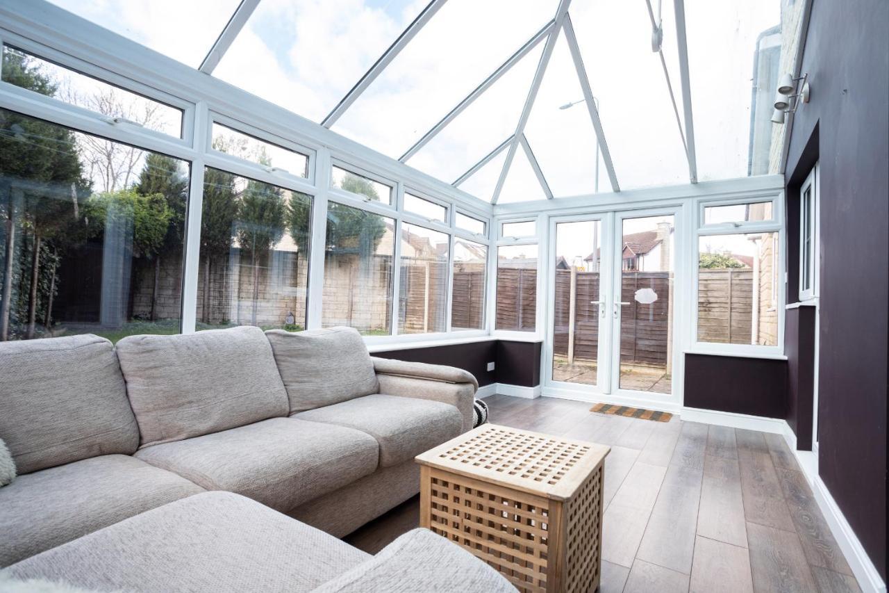 October Disc - Long - Contractors Holiday home *