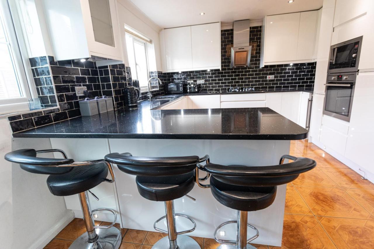 October Disc - Long - Contractors Holiday home *