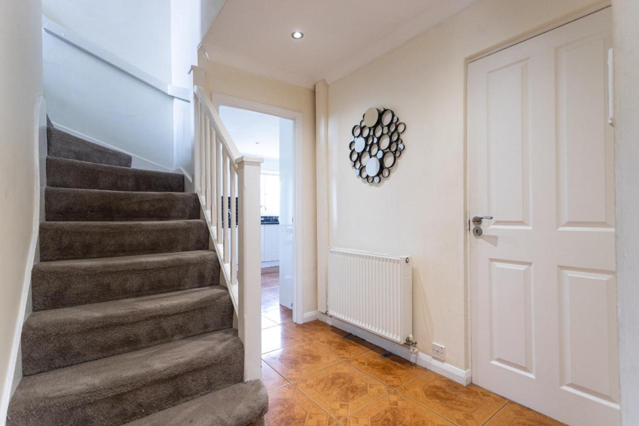 October Disc - Long - Contractors Holiday home