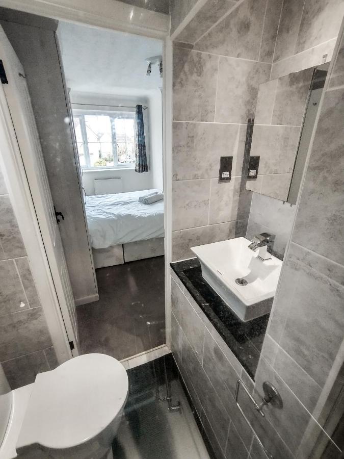 October Disc - Long - Contractors Holiday home Bristol