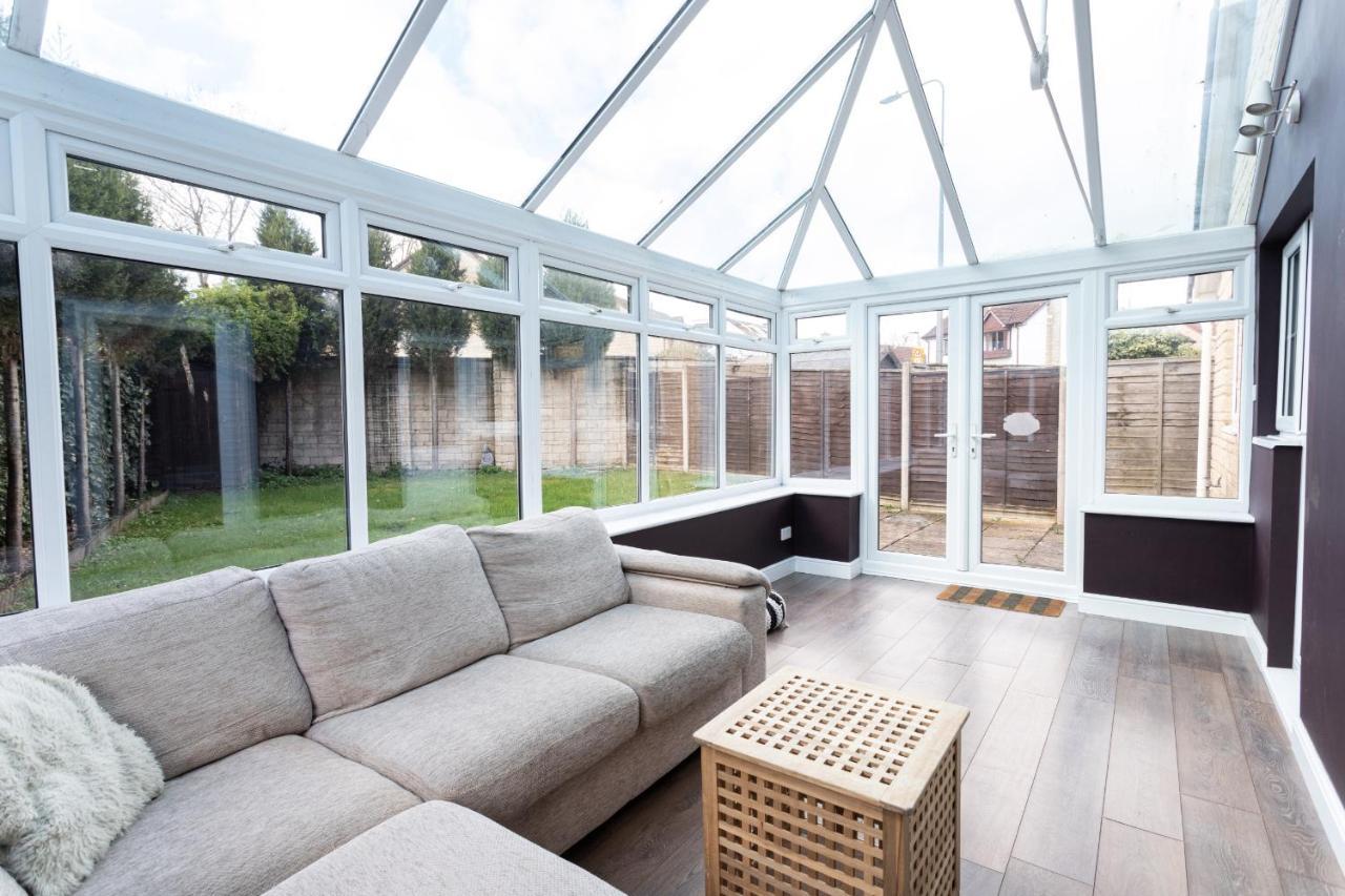 October Disc - Long - Contractors Holiday home *