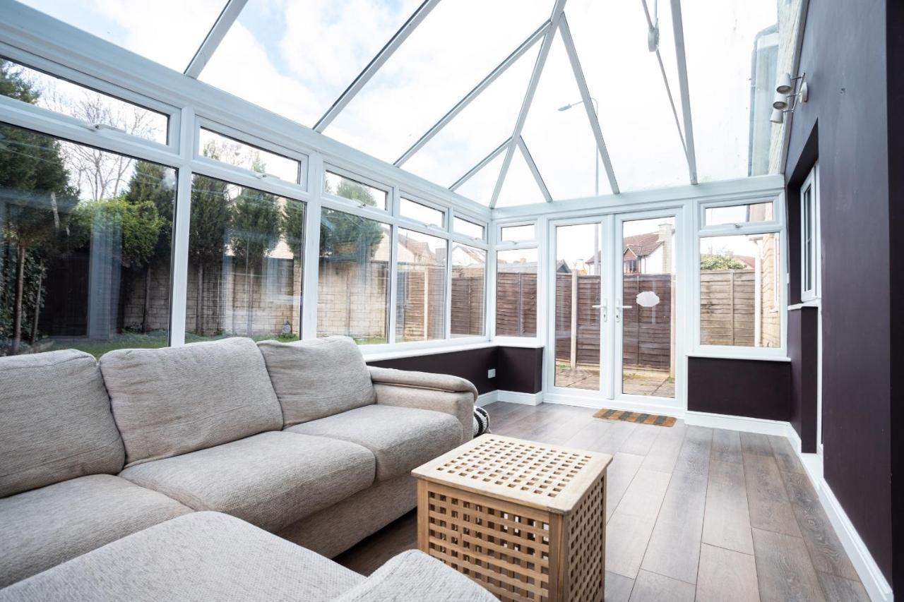 October Disc - Long - Contractors Holiday home Bristol