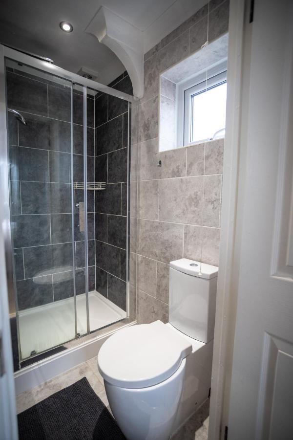 October Disc - Long - Contractors Holiday home *