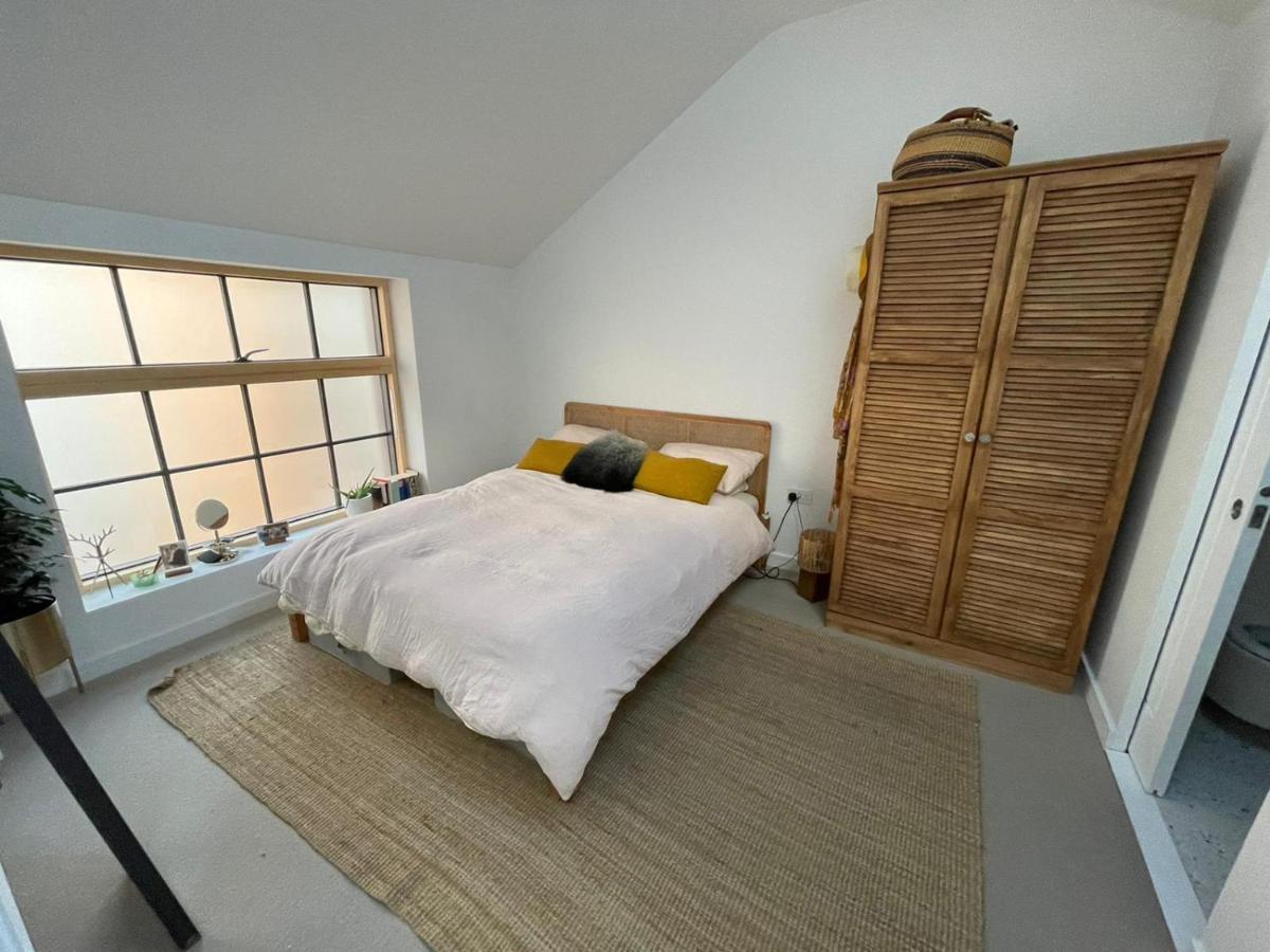 Ideal Getaway - 3 Bed Harbourside Holiday home Bristol