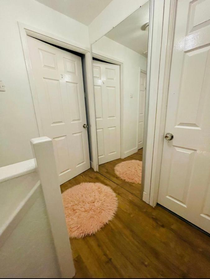 Mia Property 2 Guest house Bristol