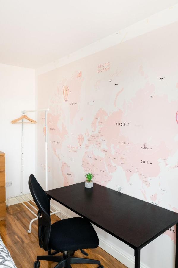 Deluxe 4 Bedroom House In Filton Bs34 Oakley Apartment Bristol