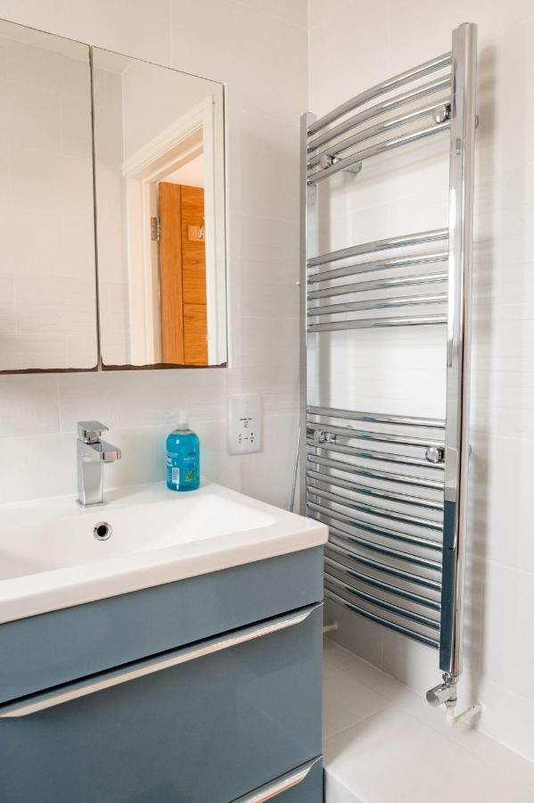 Deluxe 4 Bedroom House In Filton Bs34 Oakley Apartment *