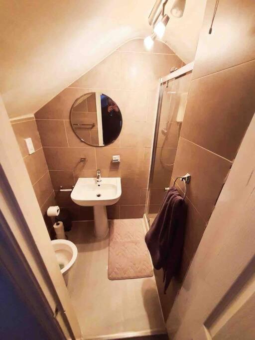 Stylish 2 Bedroom Maisonette In The Heart Of Gloucester Road