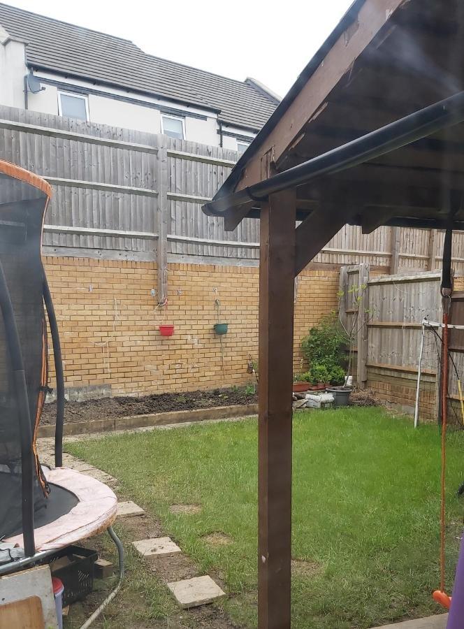 Guest house Double Bedroom In Converted Garage-no Shower,bath Facility *