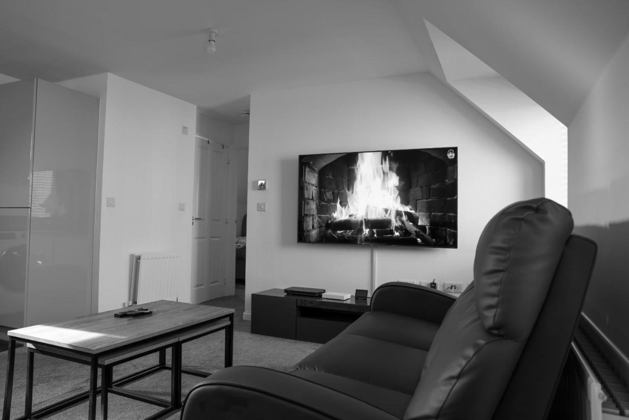 Apartment Stunning Two-bedroom At A3ree, Free Parking, Near Cribbs Causeway Mall *