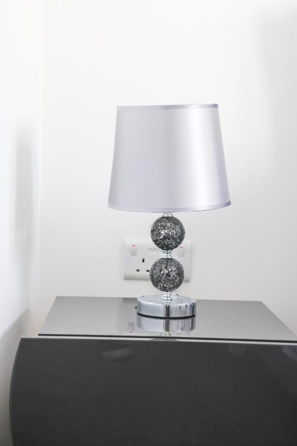 Stunning Two-bedroom At A3ree, Free Parking, Near Cribbs Causeway Mall *