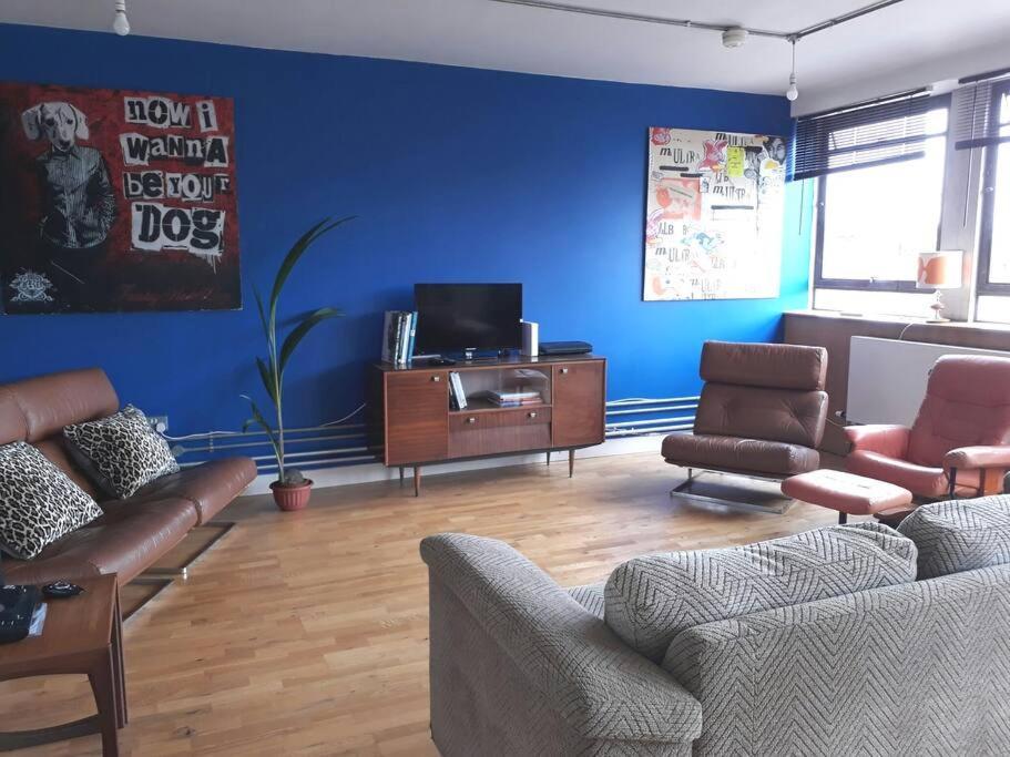 Trendy, Urban Open Plan