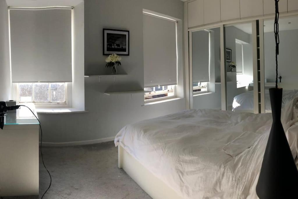 G&c - 1 Bedroom Luxurious Flat In *
