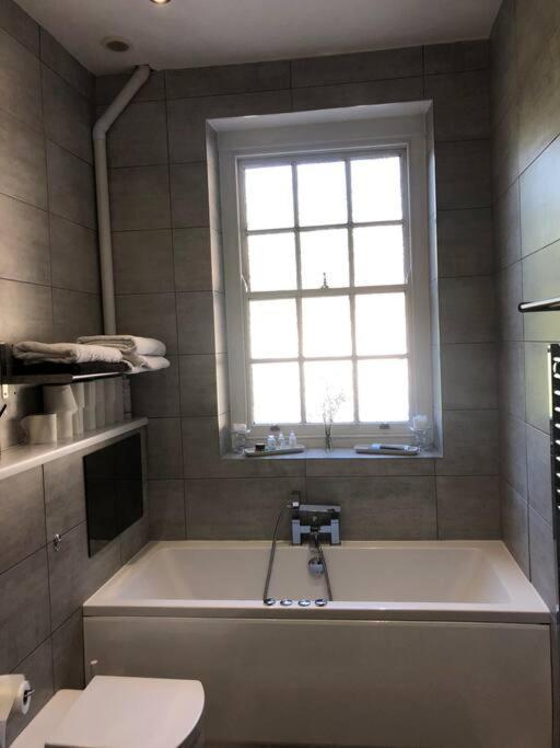 G&c - 1 Bedroom Luxurious Flat In * Bristol