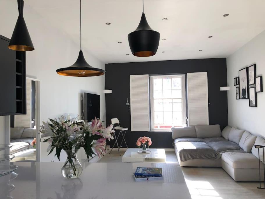 G&c - 1 Bedroom Luxurious Flat In *