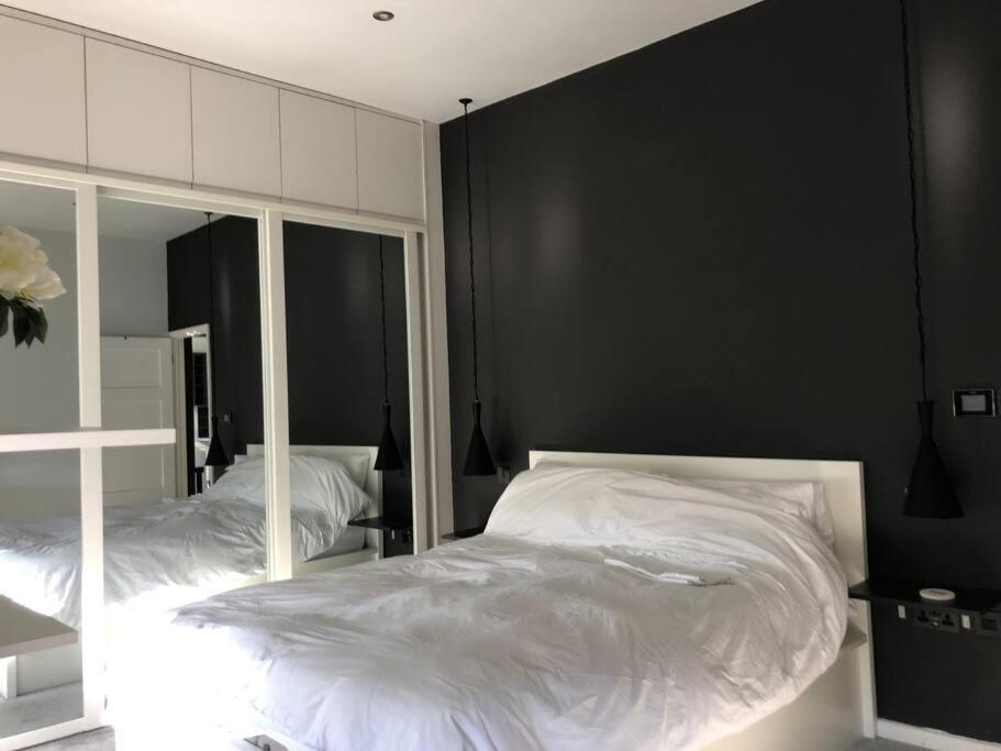 G&c - 1 Bedroom Luxurious Flat In *
