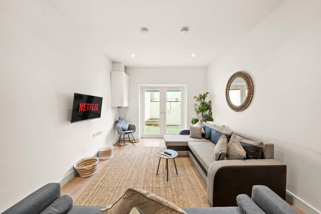 Exquisite Scandi Gem Of - Sleeps 6 Apartment *