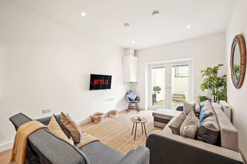 Exquisite Scandi Gem Of - Sleeps 6