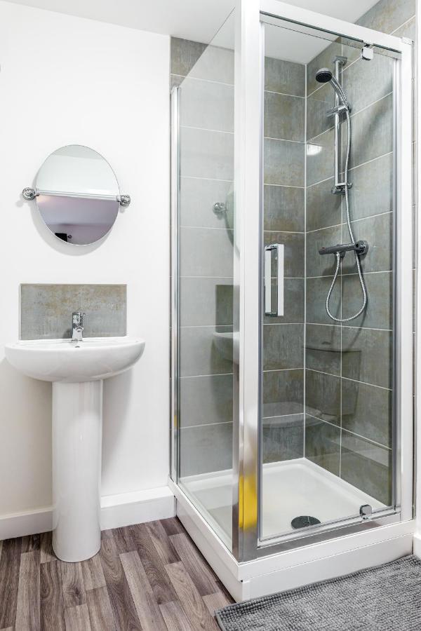 Fortified Luxury With Balcony And Free Parking *