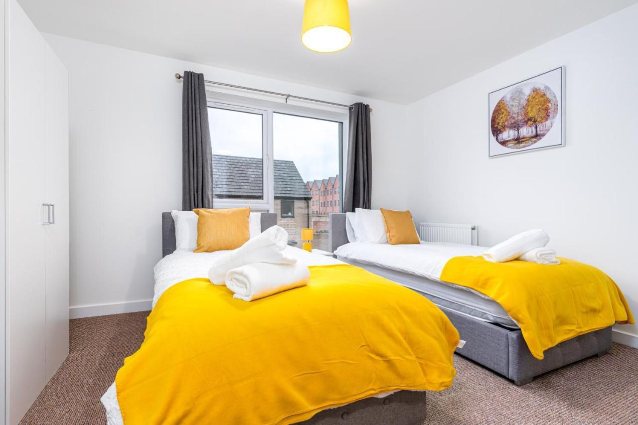 Fortified Luxury With Balcony And Free Parking Apartment Bristol