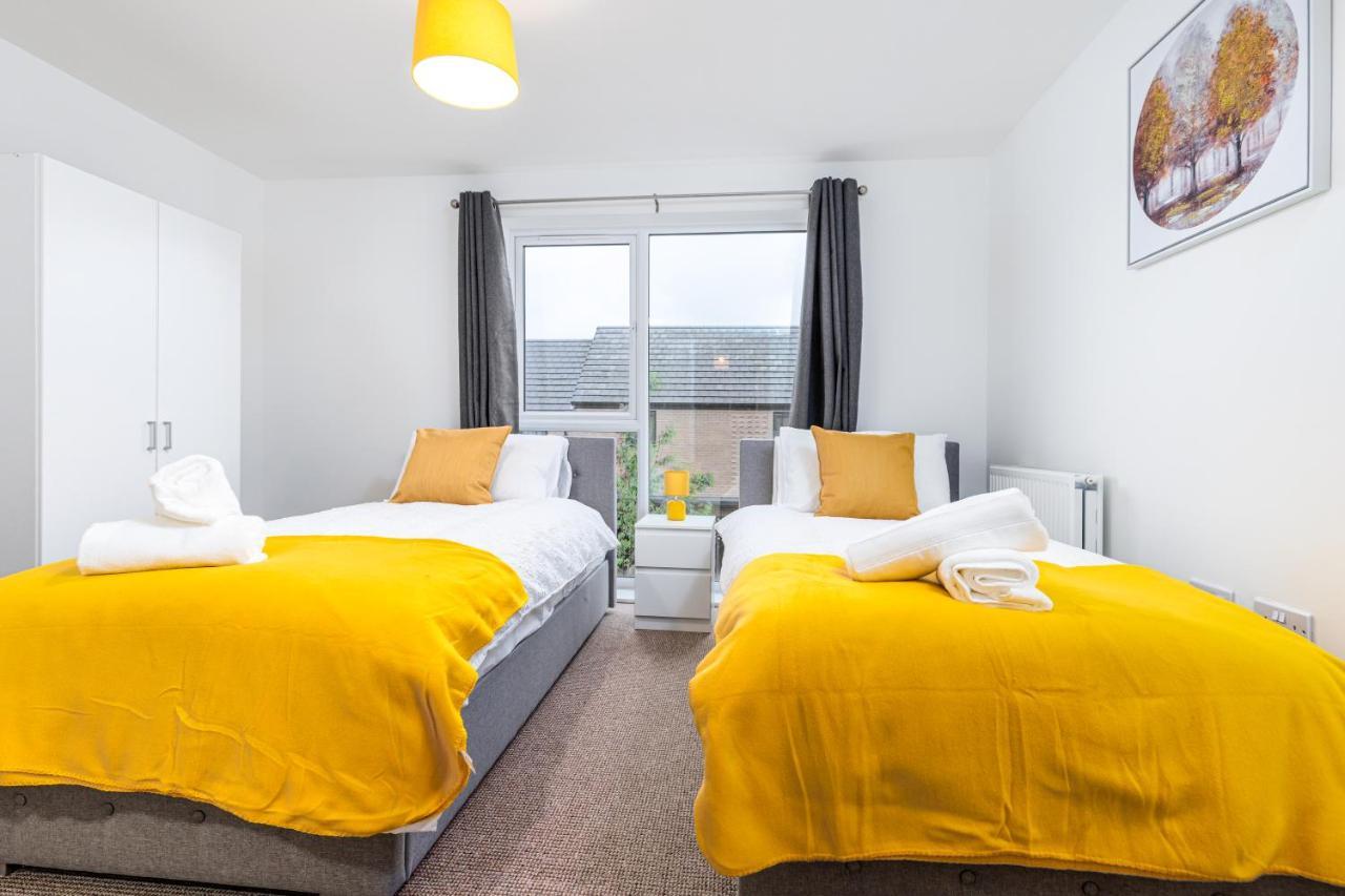 Fortified Luxury With Balcony And Free Parking Apartment