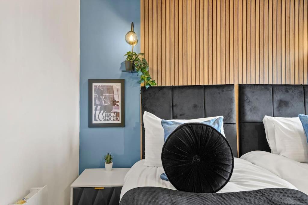 The Penthouse On Bristols Iconic Harbourside Apartment *