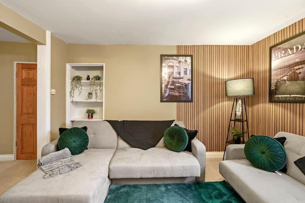 The Penthouse On Bristols Iconic Harbourside Apartment *
