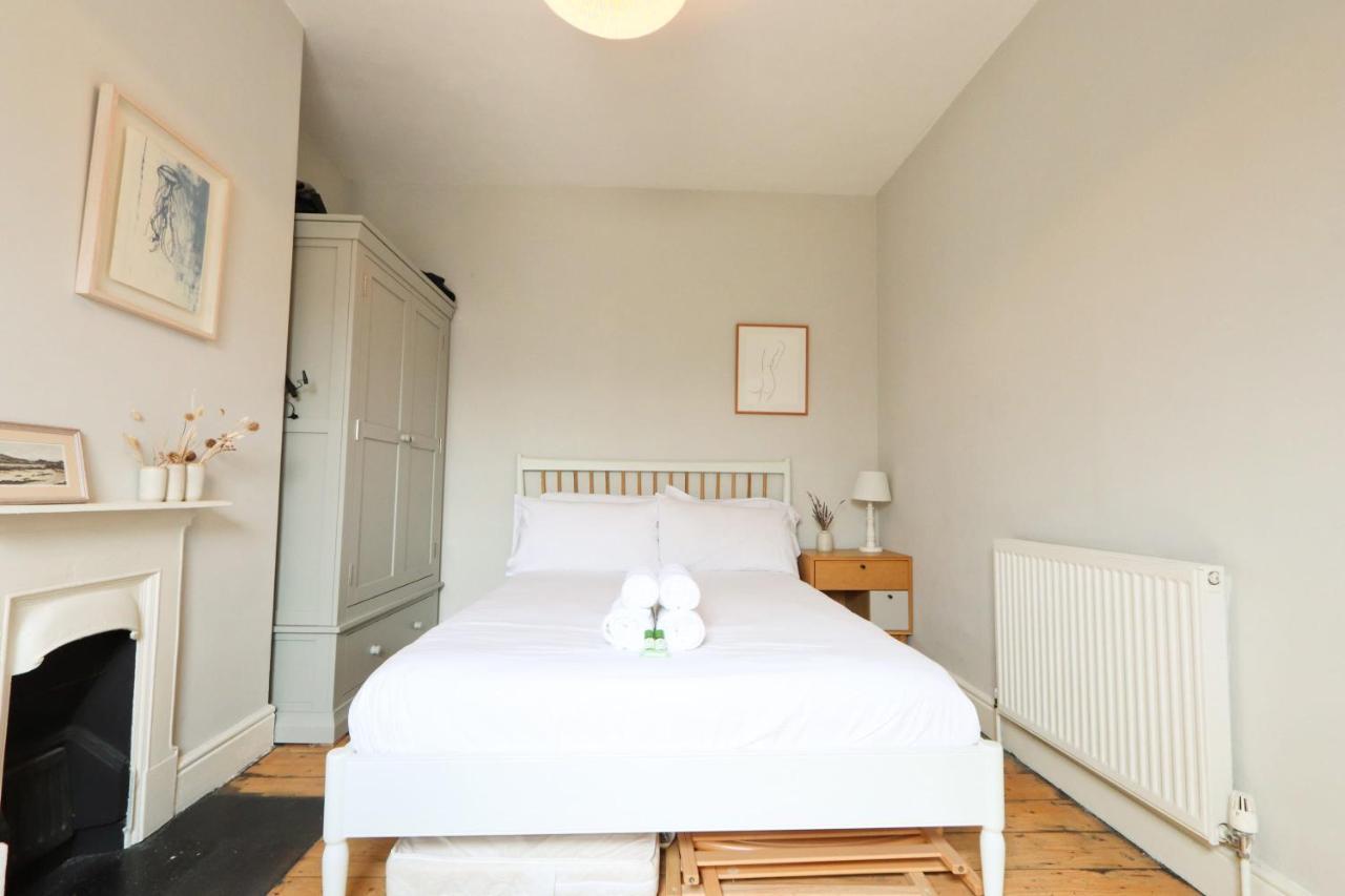 Dunford Road 2 Bedroom House Apartment
